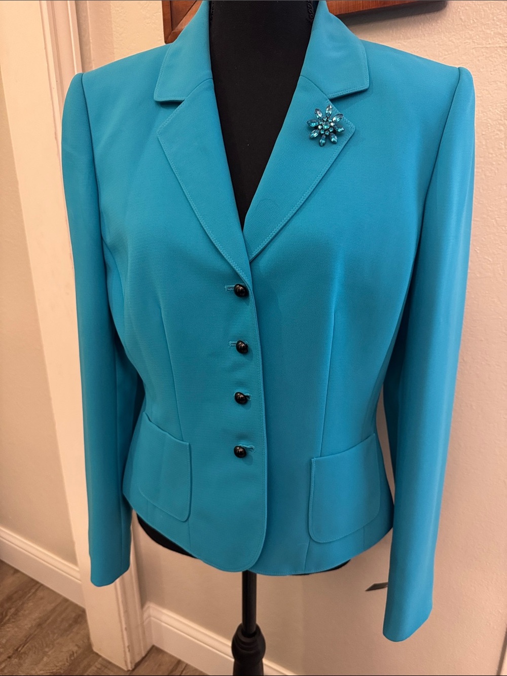 Tahari Vibrant Teal Tailored Blazer